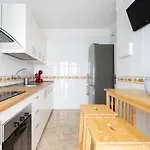 Live Basilica & Balcony Apartment *