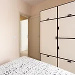 Live Basilica & Balcony Apartment *