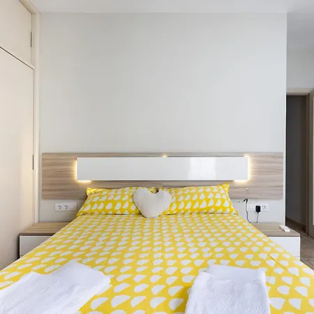 Live Basilica & Balcony Daire Candelaria