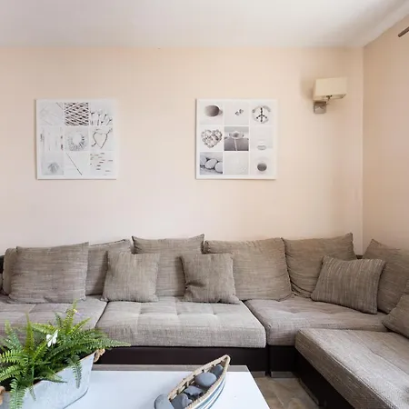 Live Basilica & Balcony Apartament *